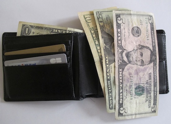 Vaut-il mieux retirer des dollars ou payer par carte bancaire à New York ?